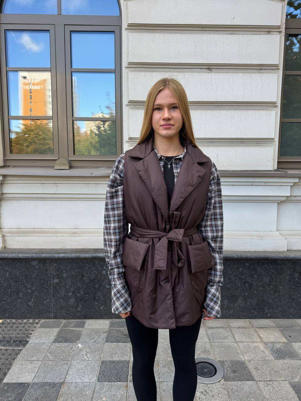 Жилет класичний з накладними кишенями з поясом  шоколад, фото 5